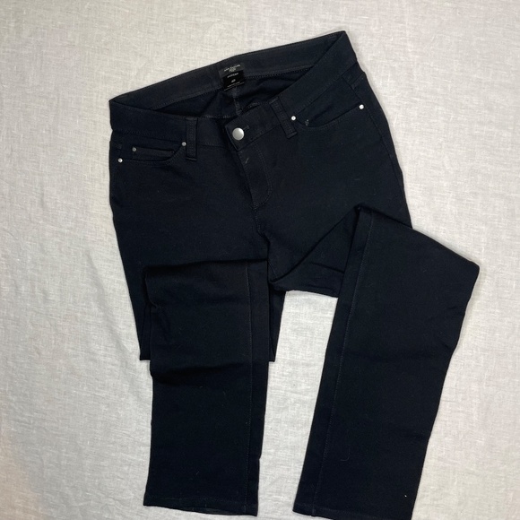 Ann Taylor - Modern Fit Black Pants - Must Have Essential - Size 4P - Picture 2 of 4